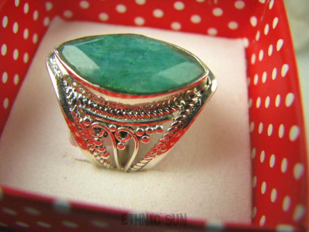 bpee3529 Ażurowy delikatny Pierścień Zielony Szmaragd Indyjski Szmaragdy r.15 Srebro 925