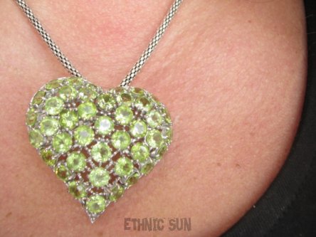 bwee2348 Zakochane Serce  OLIWINY niezwykłe KAMIENIE SZCZĘSCIA - Elegancki Lśniący Duży 15g Ażurowy Wisior w kształcie serca z Oliwinami Oliwn Perydot Srebro 925 #