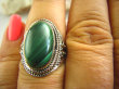 bpe3066 Biżuteria Egzotyczna !!! MALACHIT W ORIENTALNEJ OPRAWIE -  Pierścień MALACHIT - pobudza kreatywność r.18 Srebro 925 # - 2