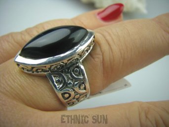 bpe6460 CUDOWNA MARKIZA Pierścień czarny ONYKS - kamień zadaniowy , wspomaga serce , egzemy pamięć r.14 pięknie zdobiona obrączka Srebro 925 #