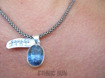 bwee2192 KLEJNOT tak piękny , mieniący się delikatny Wisior wisiorek z Mystic Topaz NIGHT w klasycznej oprawie SREBRO 925