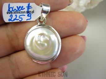 bwee2259 RARYTAS naturalna biała ale opalizująca wielobarwna duża PERŁA BIWA Elegancki Wisior z DUŻA perłą Srebro 925 #