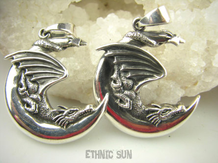 bwe3497 Piękne leniwe Smoczysko na Księżycu !!!! Wspaniały Wisior cały ze srebra SMOK - Symbol Mądrości i Ochrony, Mocny AMULET na POMYŚLNOŚĆ I SIŁĘ !!! SREBRO 925 #