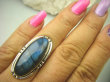 bpe7962 Tajemniczy Pierścień Niebieski, Granatowy Labradoryt Spektrolit - kamień Zorzy Polarnej r.17 Srebro 925 # - 2