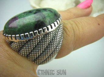 bpe5997 Cudo Boski OLBRZYM OKAZ 23 g !!! WIELKI Pierścień Zielony ZOISYT z Rubinem Rubin r.21 szeroka obrączka Srebro 925 #