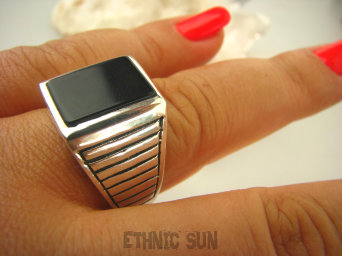 bpe2920 Biżuteria Egzotyczna !!! Ochronny kamień spokoju - Onyks Przepięknie zdobiony męski Sygnet Pierścień r.24 Srebro 925 Duży Rozmiar #