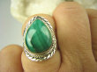 bpe6561 PIERŚCIEŃ z zielonym Malachitem Malachit - pobudza kreatywność r.18 Srebro 925 # - 9