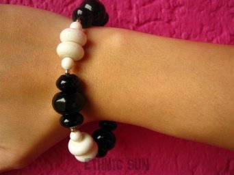 ab791 Prześliczna Elegancka Bransoleta BIAŁY KORAL ONYKS Srebro 925