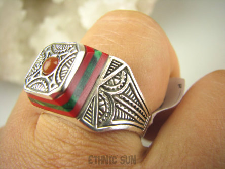 bpe9018 SYGNET SUŁTANA jak z Baśni UNISEX Wooow Zabójczo Piękny PIERŚCIEŃ Pierścionek Inkrustowany Koral Malachit oraz Czerwony Onyks r.27 Srebro 925 #