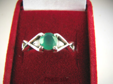 bpee4425 Delikatny śliczny Pierścień Pierścionek OBRĄCZKA naturalny szlifowany Zielony Onyks r.19 Srebro 925