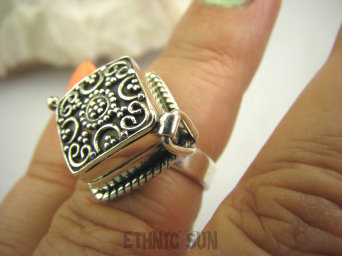 bpe5058 Marokański SEKRETNIK Otwierany Pierścień na Zdjęcia lub Marzenia Cały ze srebra r.13 Srebro 925  MAROKO #