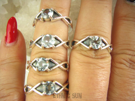 bpee4178 Delikatny śliczny Pierścień Pierścionek szlifowany BLUE TOPAZ - kamień młodości r.17 Srebro 925