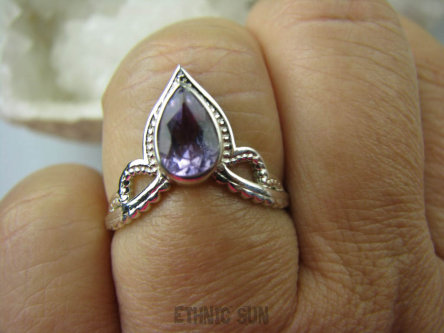 bpee2998 Delikatny śliczny Pięknie Zdobiony Pierścień szlifowany Ametyst - kamień mądrości r.16/ r.17 Srebro 925
