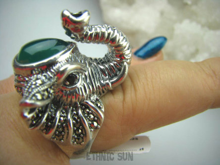 bpee1539  ARTYSTYCZNE Cudo  Gigant 22 gramy !!!!  Pierścień z głową Słonia SŁOŃ ZIELONY ONYKS GRANATY Markazyty Granaty r.14  Srebro 925 #