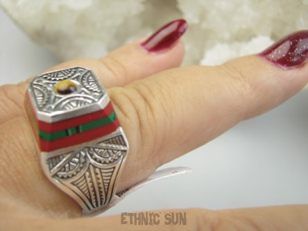 bpe9602 SYGNET SUŁTANA jak z Baśni UNISEX Wooow Zabójczo Piękny PIERŚCIEŃ Pierścionek Inkrustowany Koral Malachit oraz Tygrysie Oko r.21 Srebro 925 #