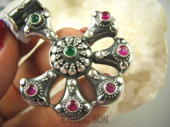 bwee2051 Przepiękny Wisior marokańskie wzornictwo Maroko Rubin i Szmaragd Indyjski Rubiny, Szmaragdy SREBRO 925 #