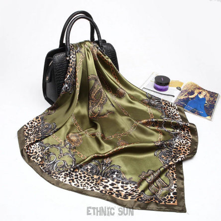 SZ52 Szalenie Elegancka Duża 90 cm x 90 cm Zwiewna Bajecznie Piękna chusta orientalny szal Zielono Oliwkowa Z PANTERKĄ  Reyon