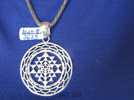 bwe3629 HINDUIZM Mandala Sri Jantra oznacza porządek we WSZECHŚWIECIE przynosi materialna i duchową pomyślność   Wisior Cały ze Srebra Srebro 925 #