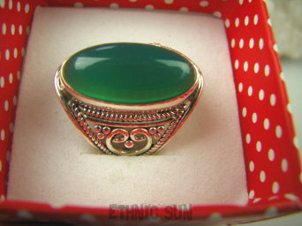 bpe6689 BIŻUTERIA EGZOTYCZNA !!! Przepiękny Delikatny Pierścień Zielony ONYKS - regeneruje SERCE, EGZEMY, PAMIĘĆ r.15 Srebro 925