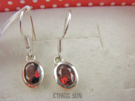 bkee1008 Delikatne LECIUTKIE  Lśniące Kolczyki z granatami Szlachetne Granaty Srebro 925