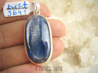 bwe3641 Intrygujący Iskrzący się Wisior Niebiesko - Srebrny, Iskrzący Kamień Kianit (KYANIT) w klasycznej oprawie Srebro 925 # 