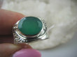 bpee3334 CUDOWNY Pierścień Obrączka szlifowany ZIELONY ONYKS  r.19/ r.20 szeroka obrączka Srebro 925 # - 6