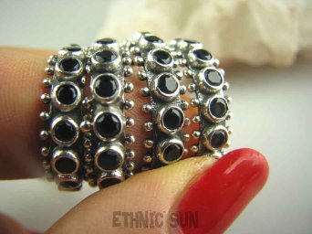 bpee2529 Biżuteria Egzotyczna !!! Śliczna i Wygodna Obrączka Pierścień szlifowany rzadki kamień granatowy Indygolit - wzmacnia miłość r.11/r.12 Srebro 925