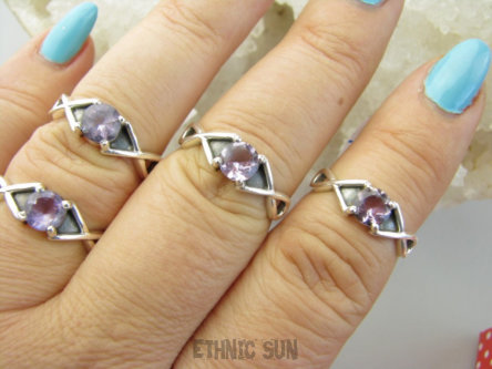 bpee4431 Delikatny śliczny Pierścień Pierścionek OBRĄCZKA szlifowany fioletowy Ametyst kamień mądrości r.15 Srebro 925