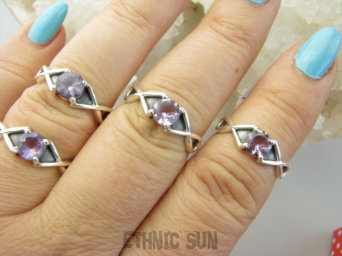 bpee4431 Delikatny śliczny Pierścień Pierścionek OBRĄCZKA szlifowany fioletowy Ametyst kamień mądrości r.15 Srebro 925