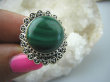 bpe5937 Biżuteria Egzotyczna !!! PIĘKNY PIERŚCIEŃ ZIELONY MALACHIT W ORIENTALNEJ OPRAWIE r.17/ r.18 Srebro 925 # - 5