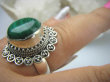 bpe5937 Biżuteria Egzotyczna !!! PIĘKNY PIERŚCIEŃ ZIELONY MALACHIT W ORIENTALNEJ OPRAWIE r.17/ r.18 Srebro 925 # - 6