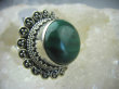 bpe5937 Biżuteria Egzotyczna !!! PIĘKNY PIERŚCIEŃ ZIELONY MALACHIT W ORIENTALNEJ OPRAWIE r.17/ r.18 Srebro 925 # - 8