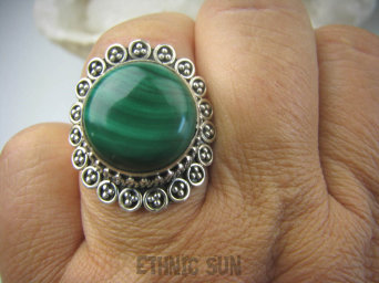 bpe5937 Biżuteria Egzotyczna !!! PIĘKNY PIERŚCIEŃ ZIELONY MALACHIT W ORIENTALNEJ OPRAWIE r.17/ r.18 Srebro 925 #