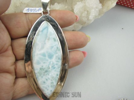 bwe3920 ZJAWISKOWY GIGANT 31G - Naturalny rzadki kamień LARIMAR kamień ANIELSKI czakra gardła Długi 10cm ! Wisior z Larimarem w lśniącej oprawie SREBRO 925 #