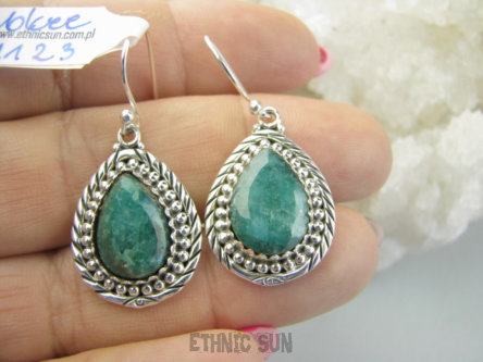 bkee1123 Piękne Egzotyczne Kolczyki ze szmaragdami Szmaragd Indyjski , Szmargdy Srebro 925