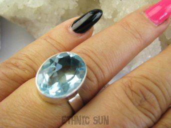 bpee4751 BŁĘKITNE CUDEŃKO  !!! Lśniący Klejnot Klasyczny Pierścień Pierścionek Laboratoryjny BLUE TOPAZ - kamień młodości r.17 Srebro 925 #