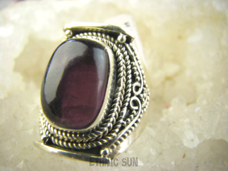 bpe9063 Biżuteria Egzotyczna Pierścień Pierścionek naturalny fioletowy Ametyst - kamień mądrości r.18 Srebro 925 #