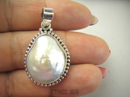 bwee2258 RARYTAS naturalna opalizująca wielobarwna nieregularna PERŁA BIWA Elegancki Wisior z DUŻA perłą Srebro 925 #