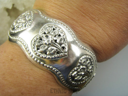 bb3936 Ojej jaka ZJAWISKOWA  !!!  Wybitnie piękna Orientalna PIĘKNOŚĆ Masywna 28/29 G !! UNIWERSALNA Otwarta Bransoleta Bransoletka Bangla z sercami Serce Cała ze SREBRA Srebro 925 #