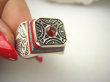 bpe9010 SYGNET SUŁTANA jak z Baśni UNISEX Wooow Zabójczo Piękny PIERŚCIEŃ Pierścionek Inkrustowany Koral Turkus oraz Czerwony Onyks r.22 Srebro 925 # - 7