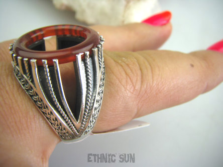 bpe4720 MAROKAŃSKIE CUDO PIERŚCIEŃ Z DZIURKĄ CZERWONY ONYKS regeneruje SERCE, EGZEMY, PAMIĘĆ r.17 Srebro 925 Maroko #