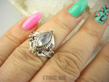 bpe8893 Bogato Zdobiony Delikatny Sekretnik Otwierany Pierścień Pierścionek Kamień Księżycowy r.14 Srebro 925 