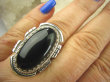 bpe7163 Piękny pierścień duży kruczo-czarny Onyks regeneruje SERCE, EGZEMY, PAMIĘĆ r.17 Srebro 925 # - 7