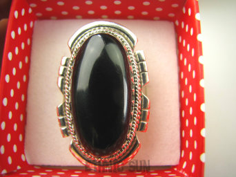 bpe7163 Piękny pierścień duży kruczo-czarny Onyks regeneruje SERCE, EGZEMY, PAMIĘĆ r.17 Srebro 925 #