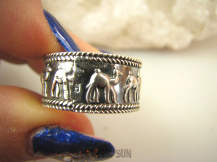 bpe8975 wspaniała szeroka KARAWANA WIELBŁĄDÓW !!! Mocny Pierścień Oksydowana Obrączka z Wielbłądami Cały ze Srebra r.26/ r.27 SREBRO 925 #