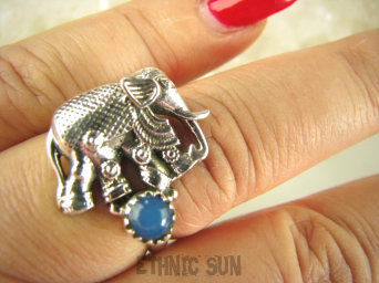 bpe9041 Przepiękny Unikatowy Delikatny Pierścień Pierścionek SŁOŃ na szczęście Chalcedon r.17 Srebro 925