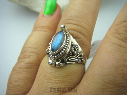 bpe6036 Pięknie Zdobiony Delikatny Sekretnik !!! Otwierany Pierścień  Niebieski Labradoryt Spektrolit r.18/r.19 Srebro 925