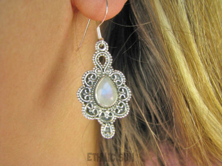 bkee1077 Egzotyczne Uwodzicielki LEKKIE Kolczyki szlifowany Kamień Księżycowy Srebro 925