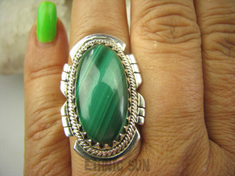 bpe7874 Biżuteria Egzotyczna !!! Duży Cudowny MALACHIT W ORIENTALNEJ OPRAWIE -  Pierścień MALACHIT - pobudza kreatywność r.19 Srebro 925 #