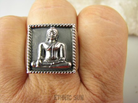 bpe8977 Sygnet Pierścień Pierścionek ze srebra Amulet Medytujący Budda BHUMISPARHA MUDRA przywołanie ziemi na świadka Bhumisparsha mudra r.25  SREBRO 925 #